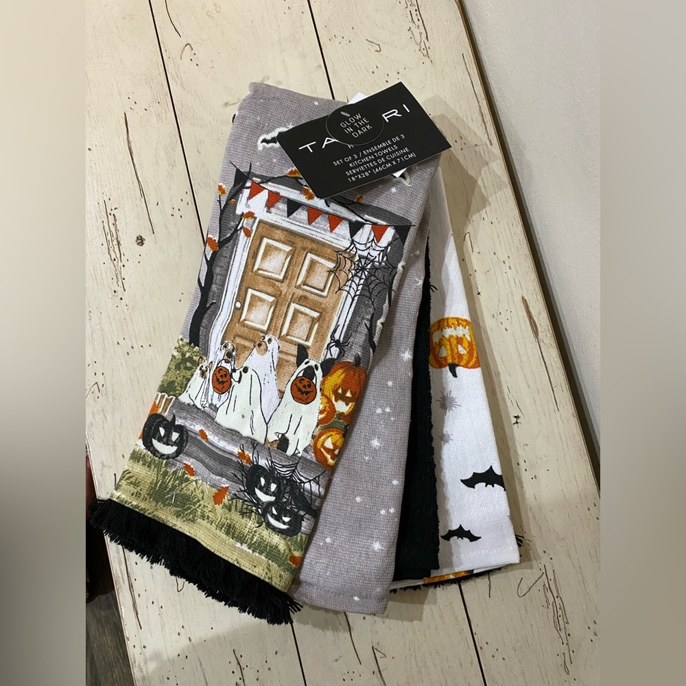 Tahari Home Halloween Glow in the Dark Kitchen Towels Trio - Brand New!